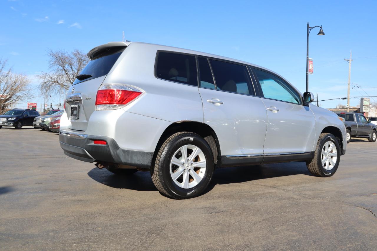 Toyota Highlander Base 4WD 2011