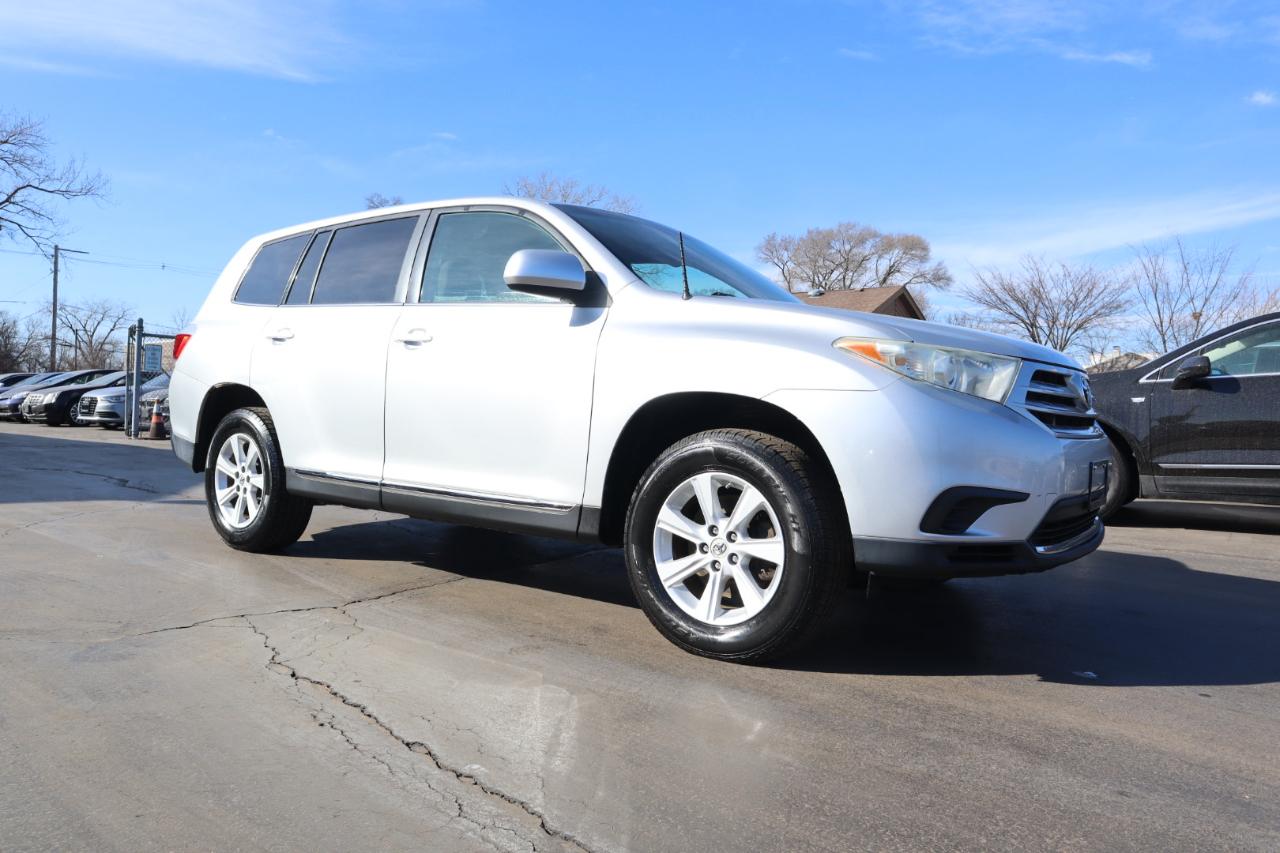 Toyota Highlander Base 4WD 2011