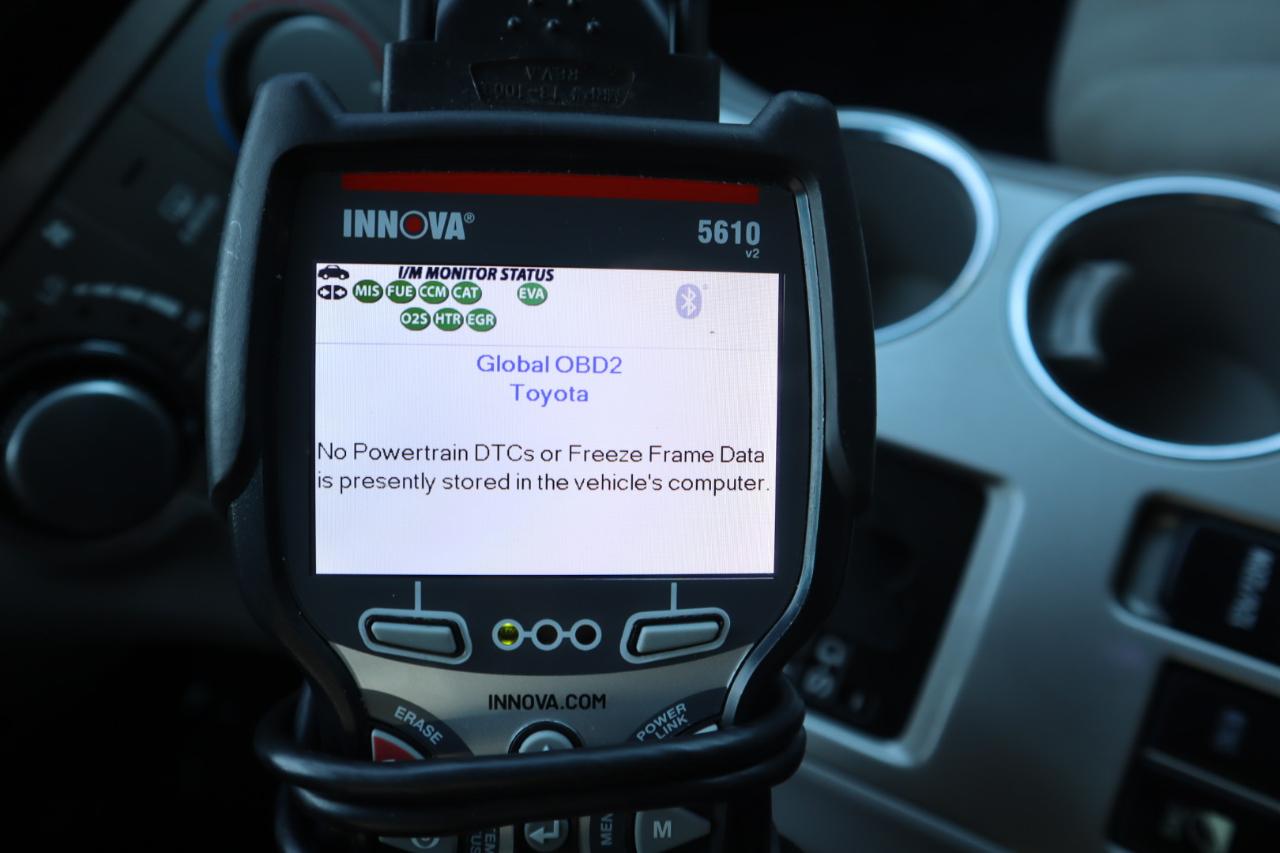 Toyota Highlander Base 4WD 2011