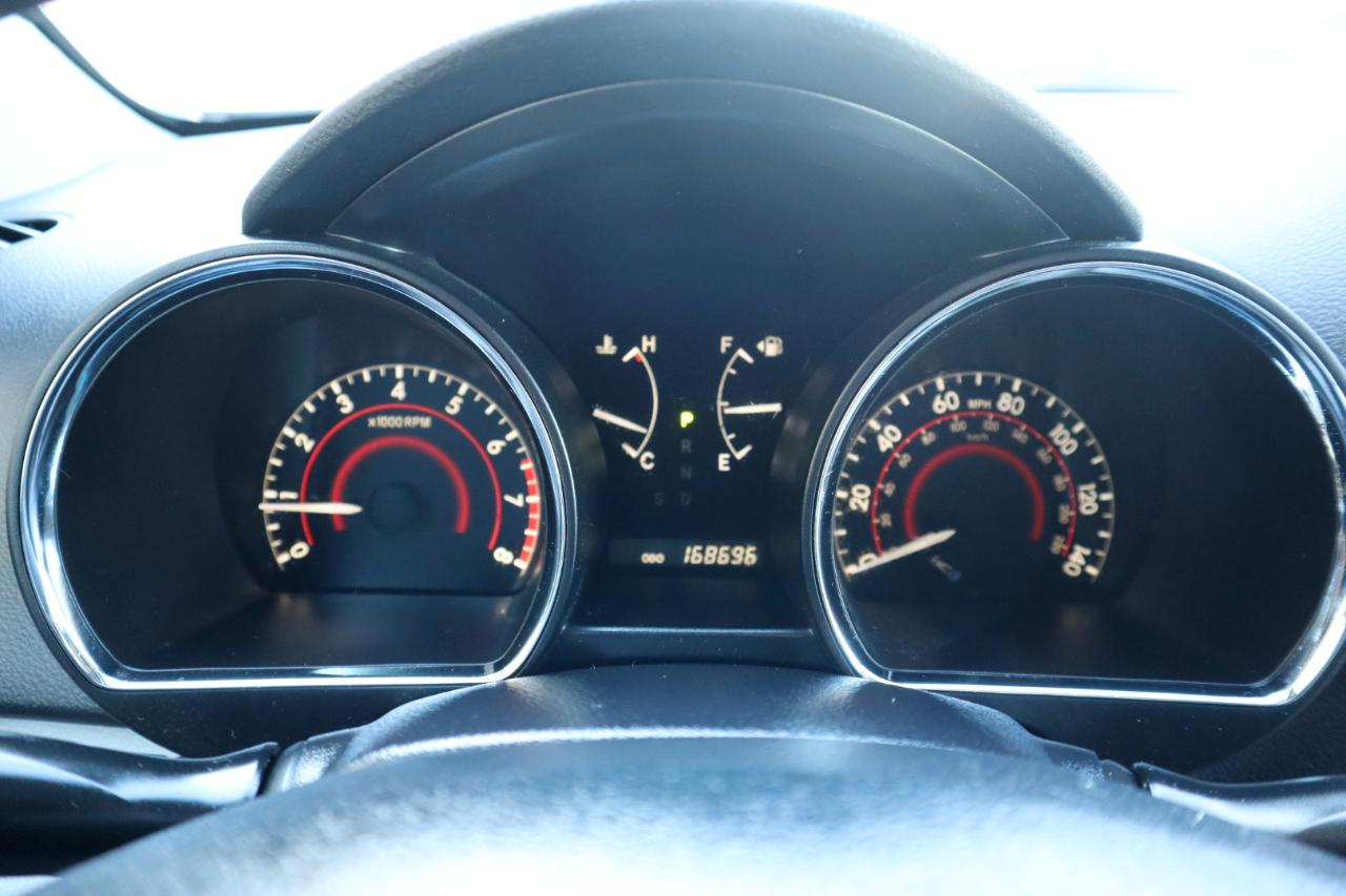 Toyota Highlander Base 4WD 2011