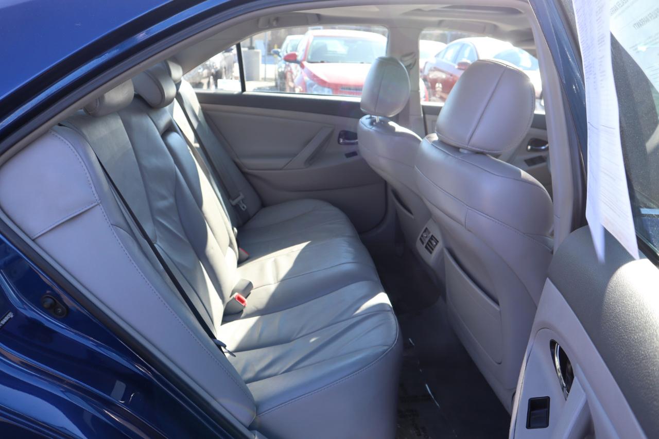 Toyota Camry Hybrid Sedan 2008