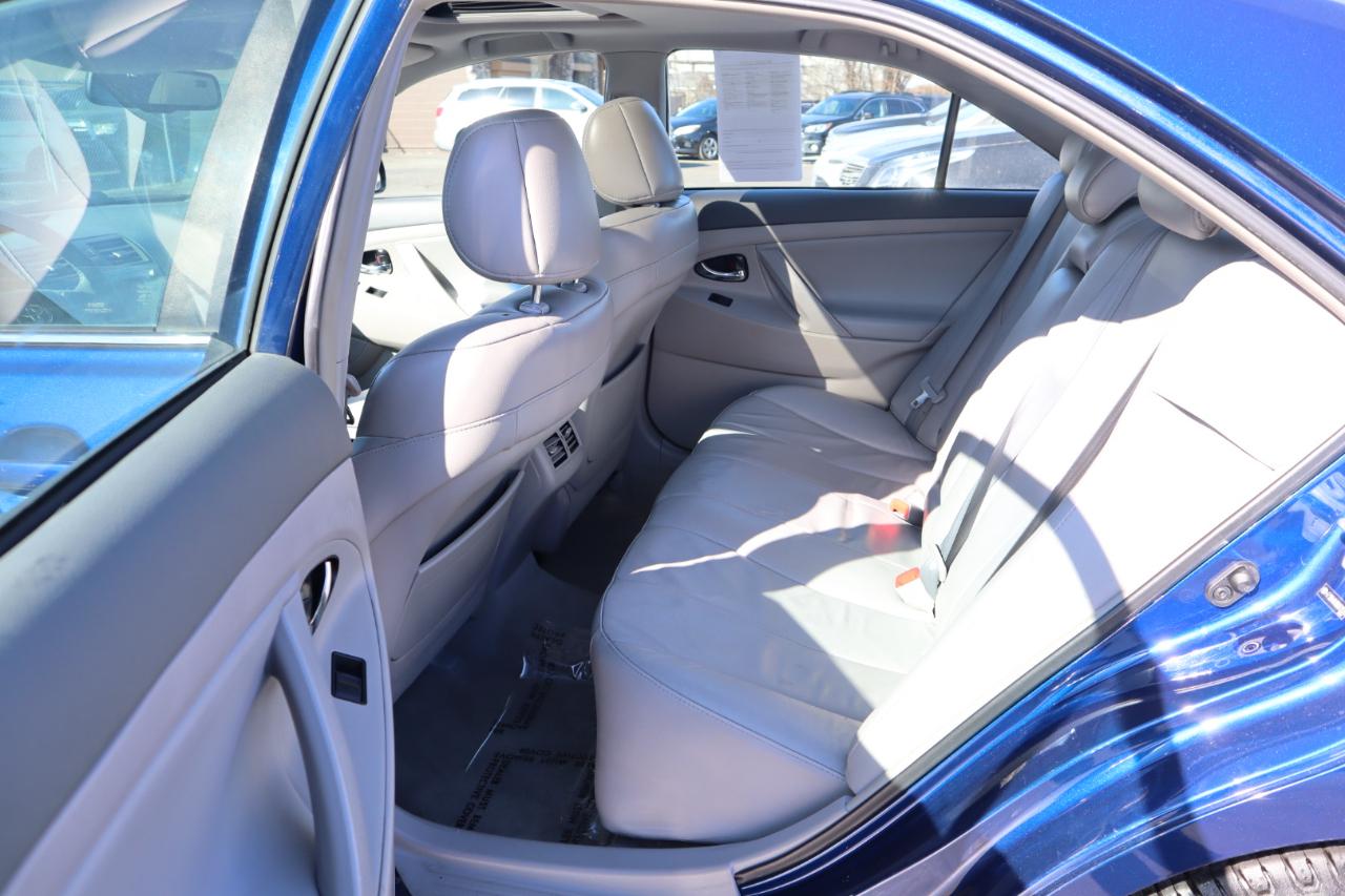 Toyota Camry Hybrid Sedan 2008