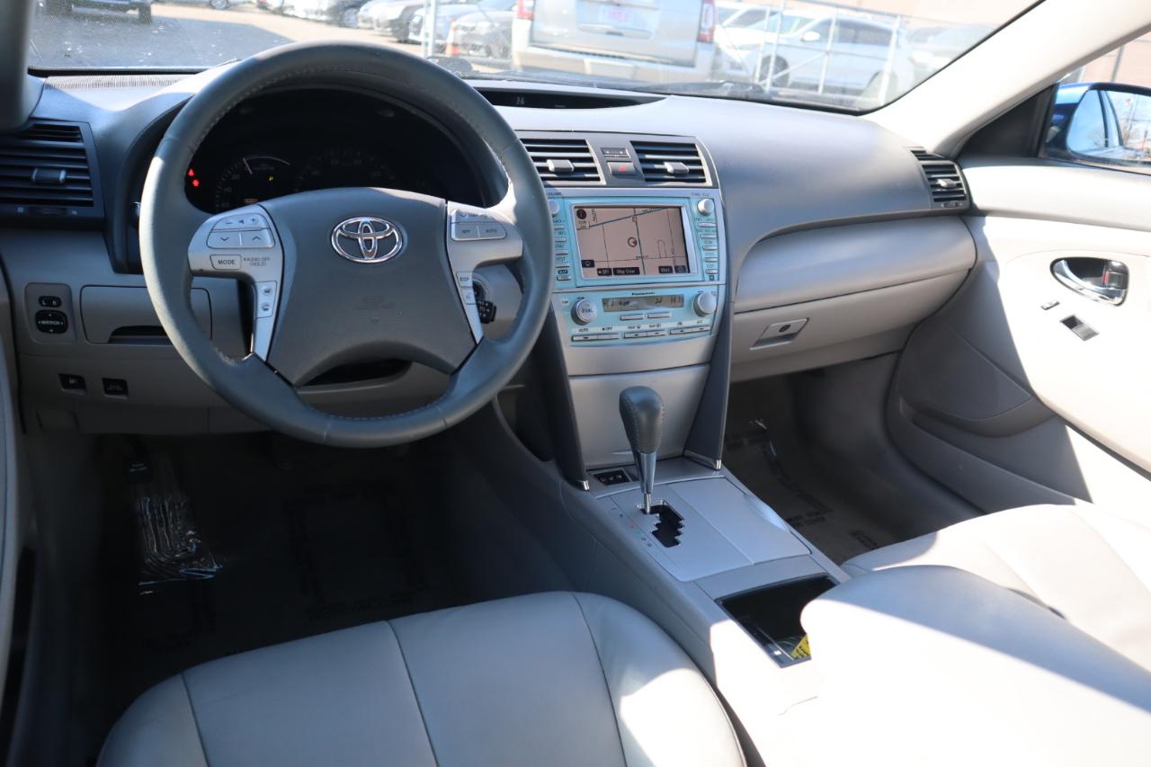Toyota Camry Hybrid Sedan 2008