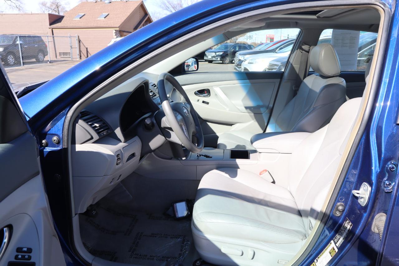 Toyota Camry Hybrid Sedan 2008