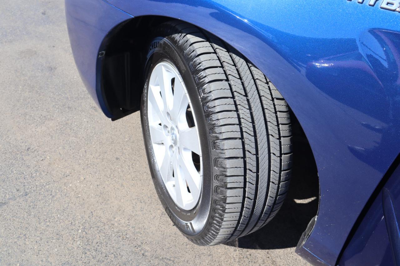 Toyota Camry Hybrid Sedan 2008