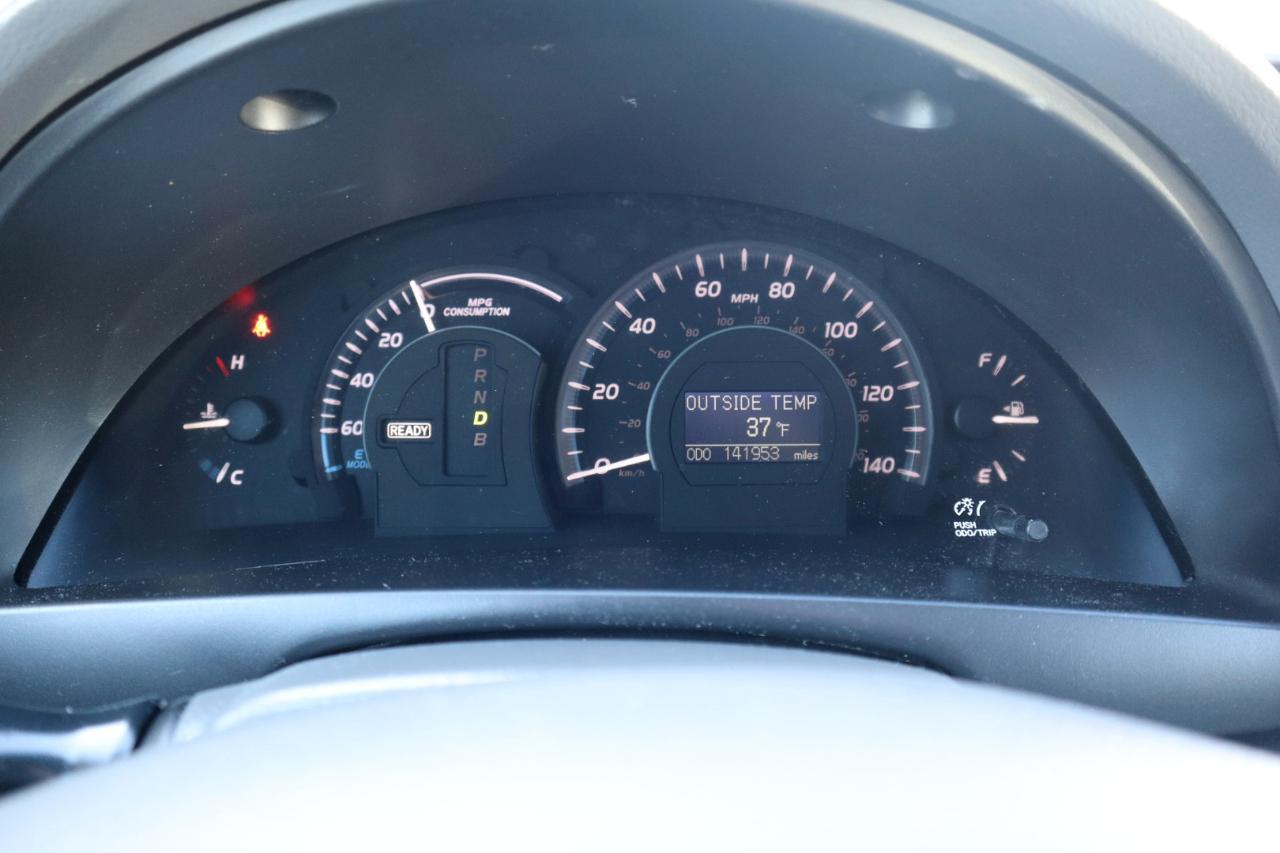 Toyota Camry Hybrid Sedan 2008