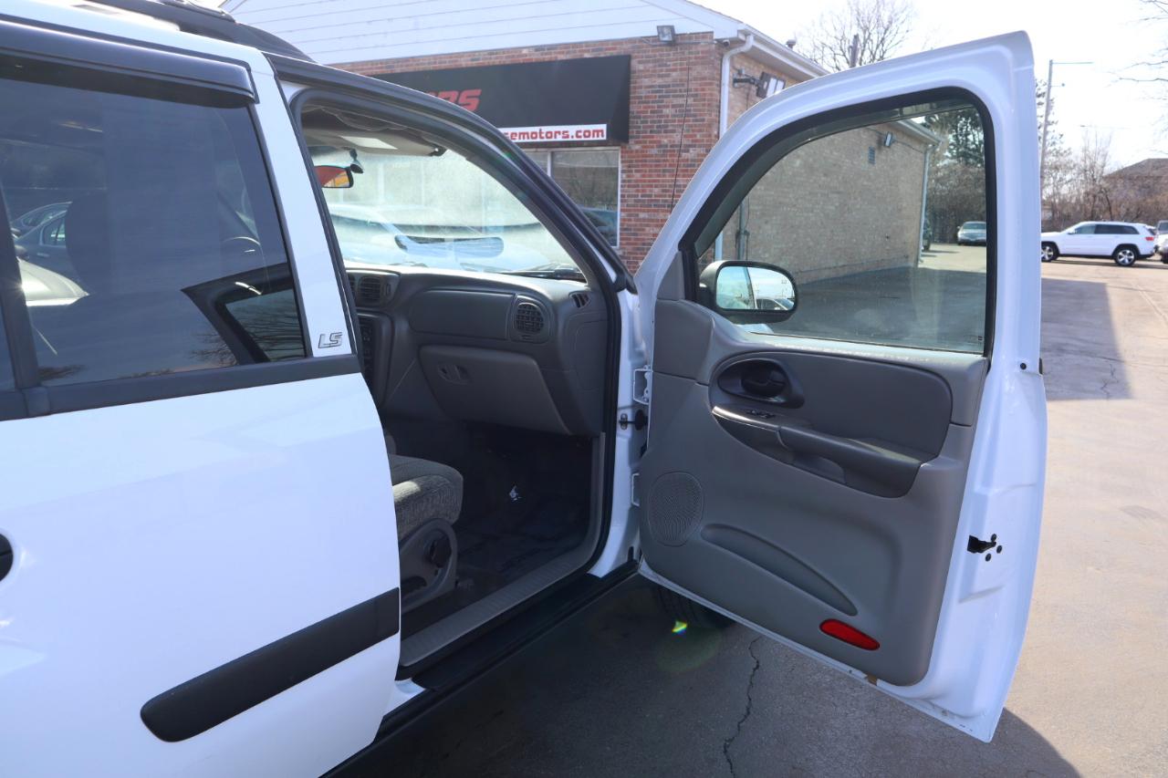 Chevrolet TrailBlazer LS 2WD 2003