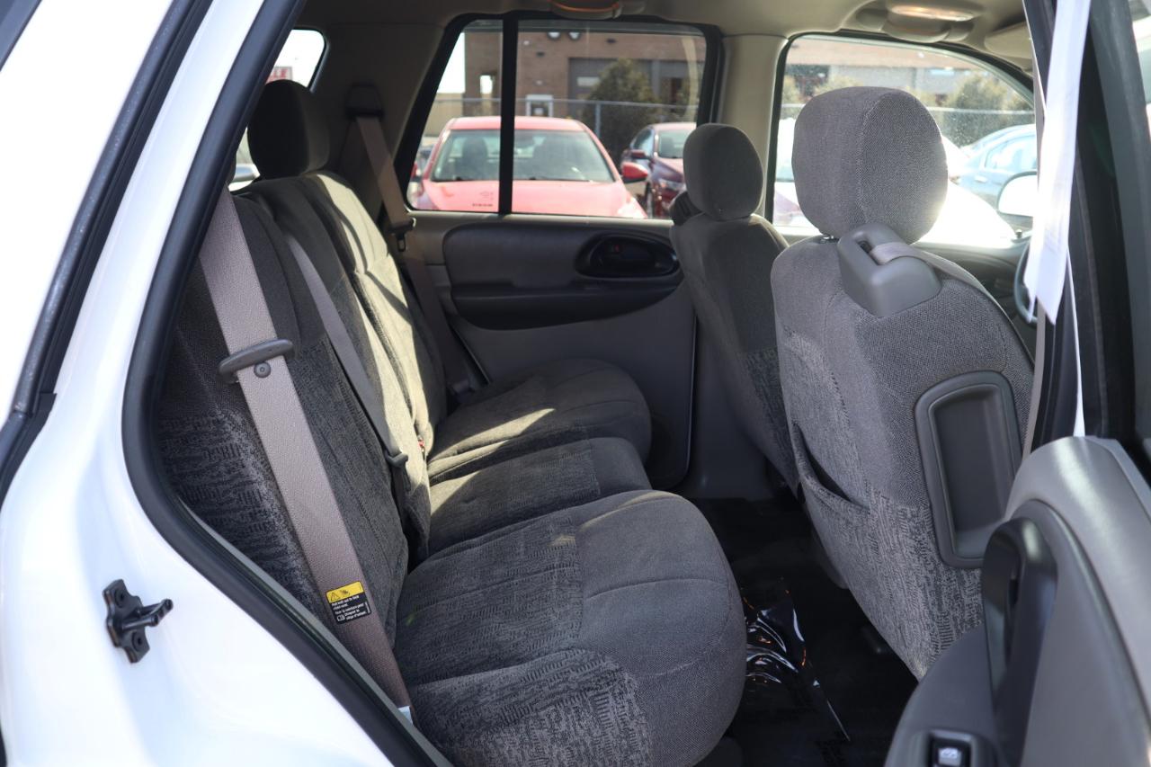 Chevrolet TrailBlazer LS 2WD 2003