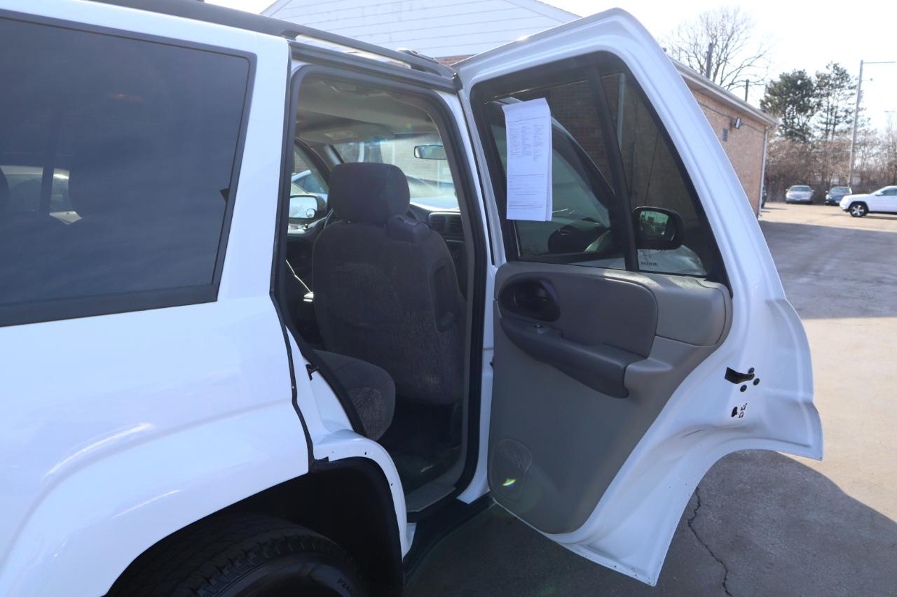 Chevrolet TrailBlazer LS 2WD 2003