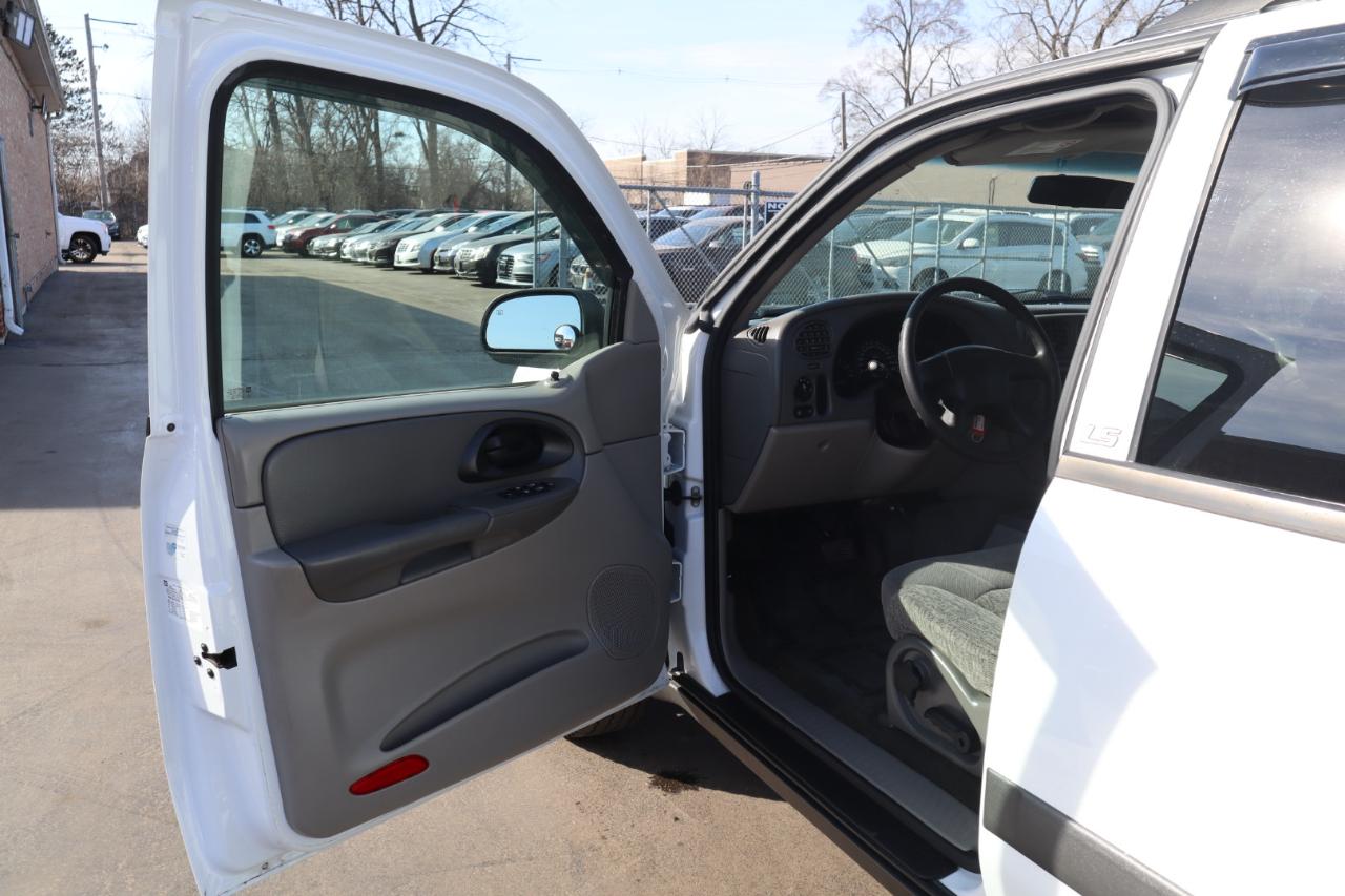 Chevrolet TrailBlazer LS 2WD 2003