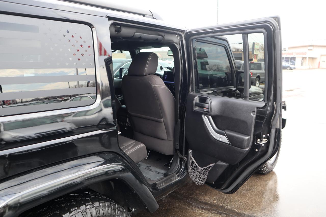 Jeep Wrangler Unlimited Sahara 4WD 2014
