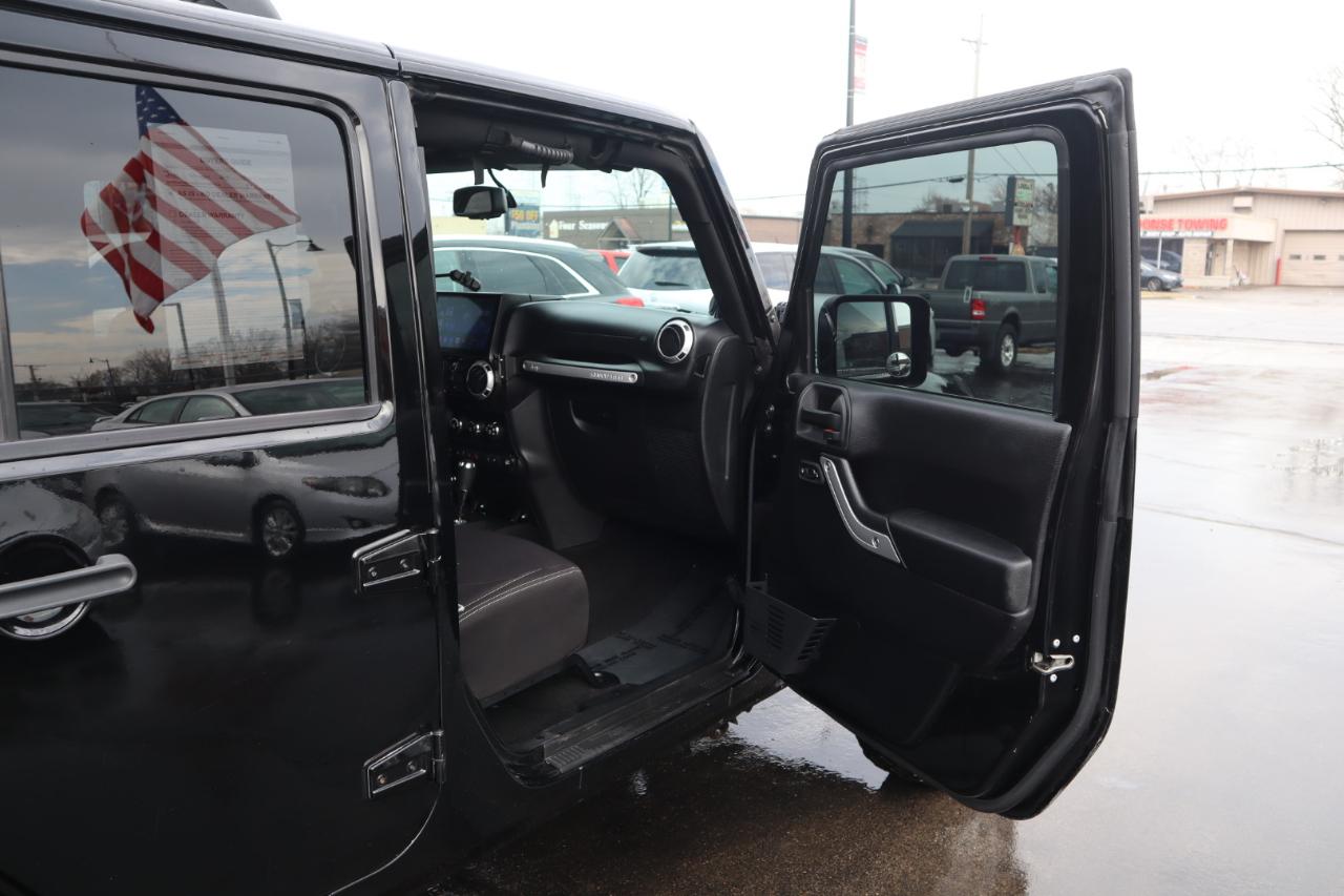 Jeep Wrangler Unlimited Sahara 4WD 2014