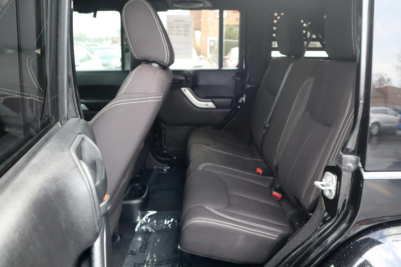 Jeep Wrangler Unlimited Sahara 4WD 2014