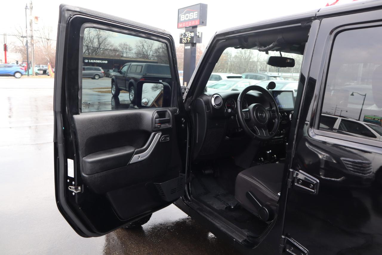 Jeep Wrangler Unlimited Sahara 4WD 2014