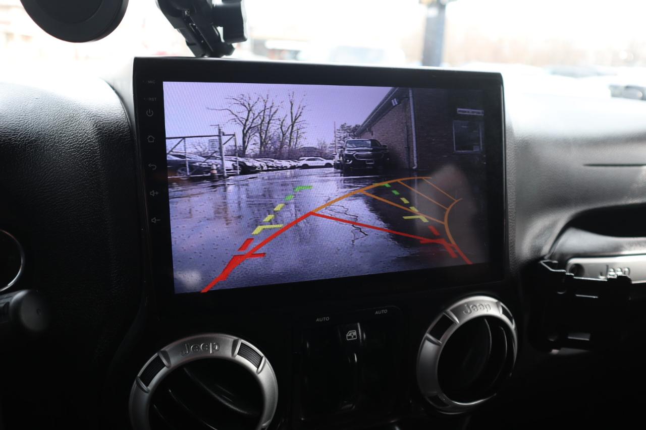 Jeep Wrangler Unlimited Sahara 4WD 2014