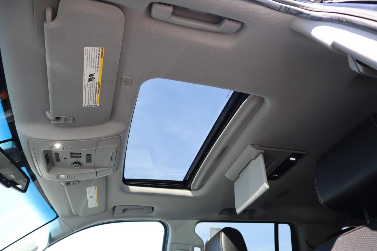 Chevrolet Suburban Premier 4WD 2017