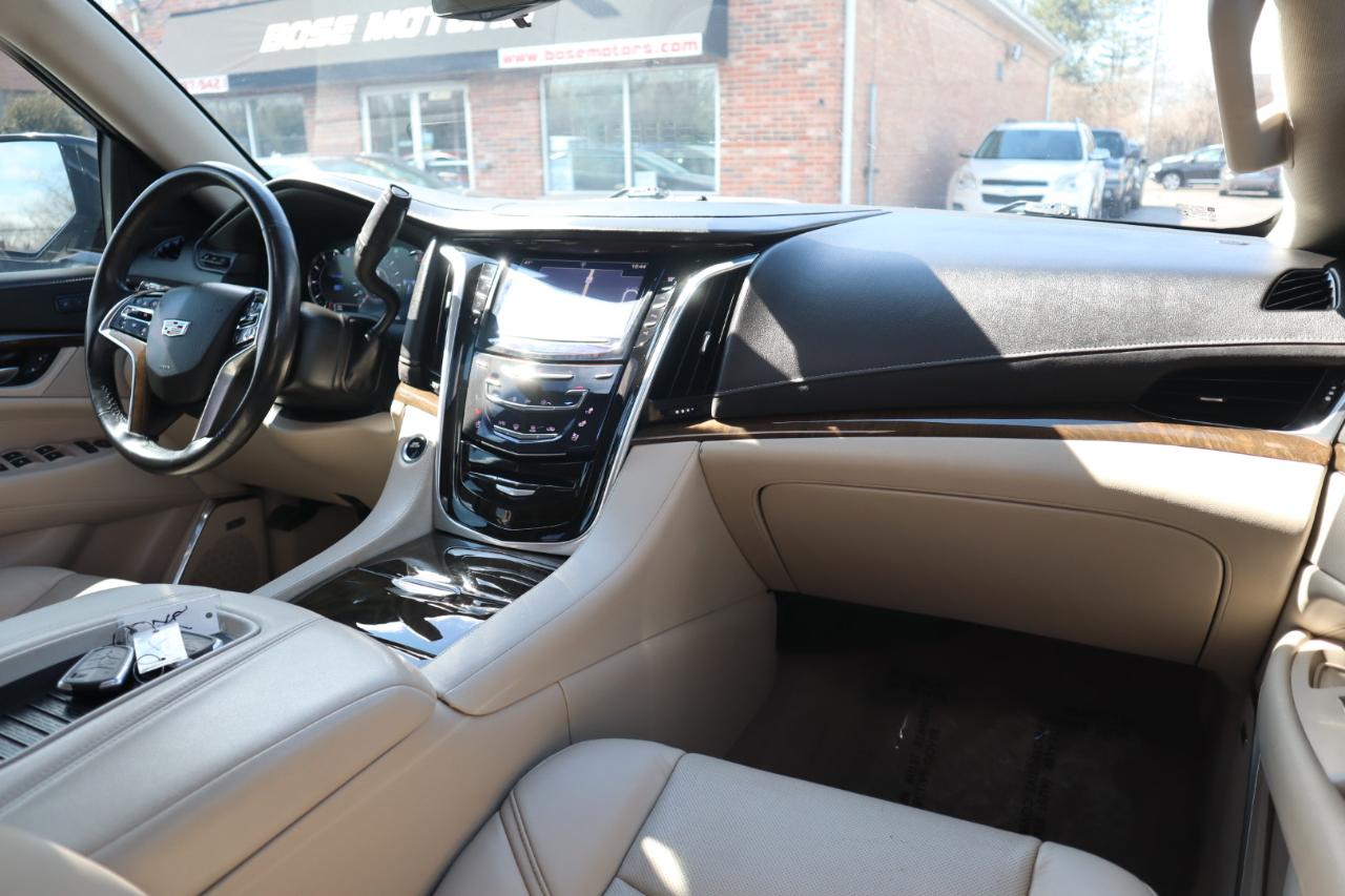 Cadillac Escalade Luxury 2WD 2020