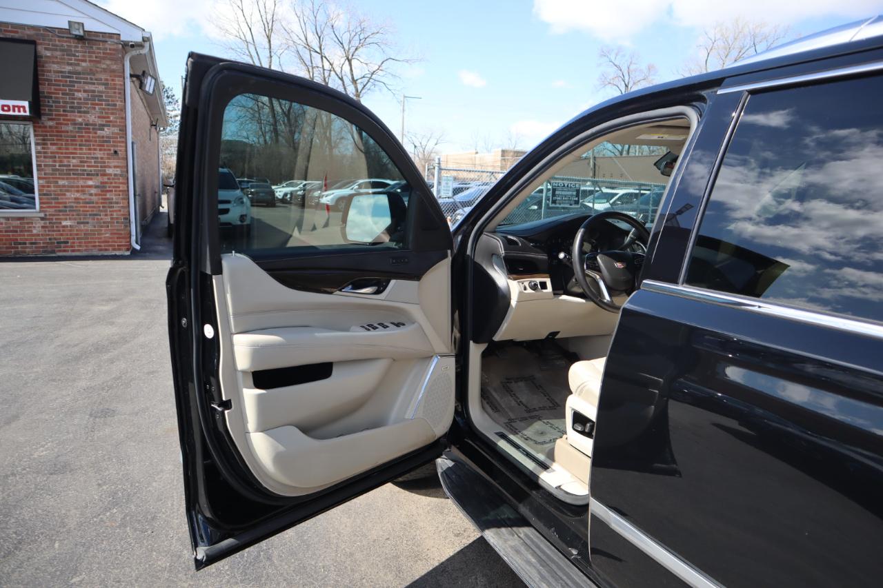 Cadillac Escalade Luxury 2WD 2020