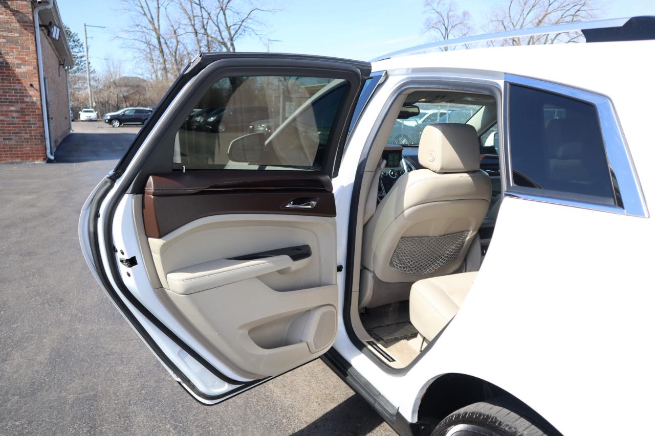 Cadillac SRX Luxury 2012