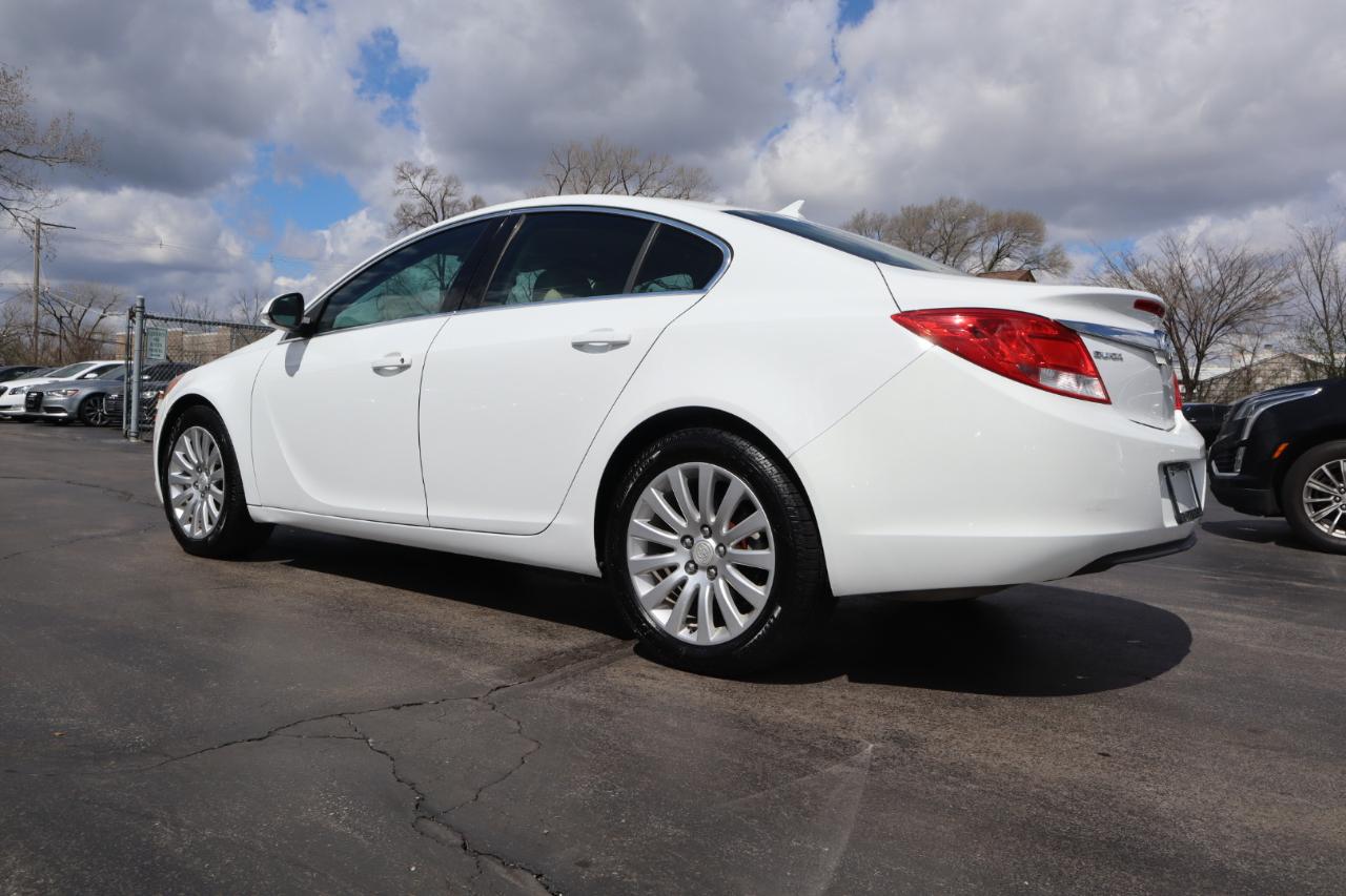 Buick Regal Base 2012