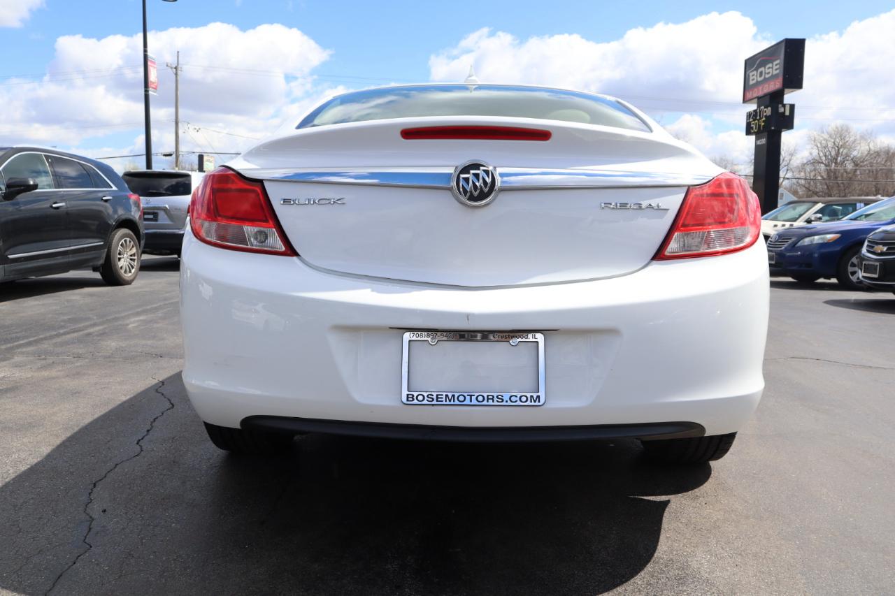 Buick Regal Base 2012