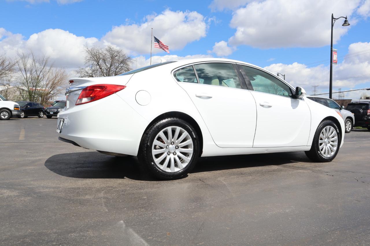Buick Regal Base 2012