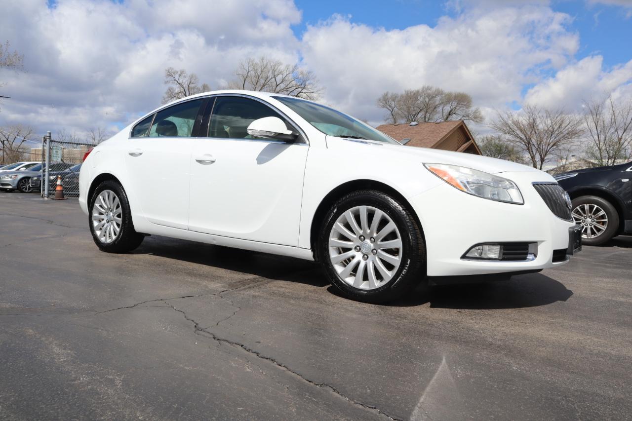 Buick Regal Base 2012