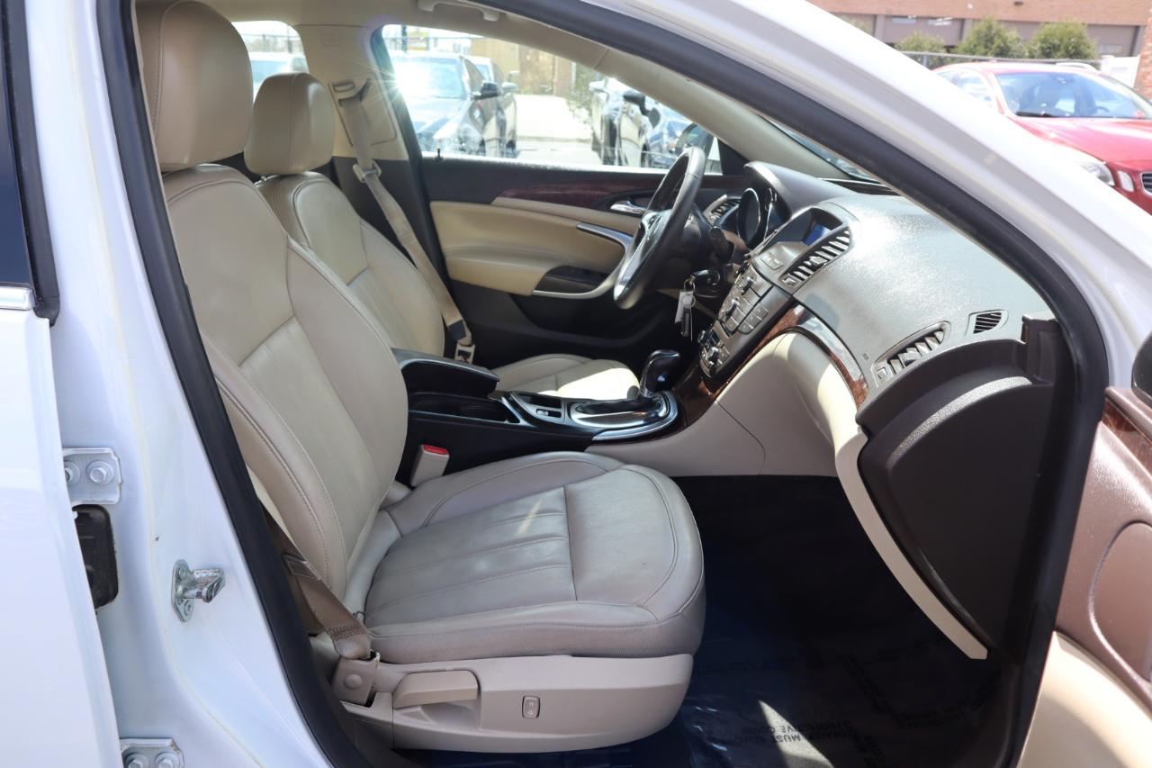 Buick Regal Base 2012