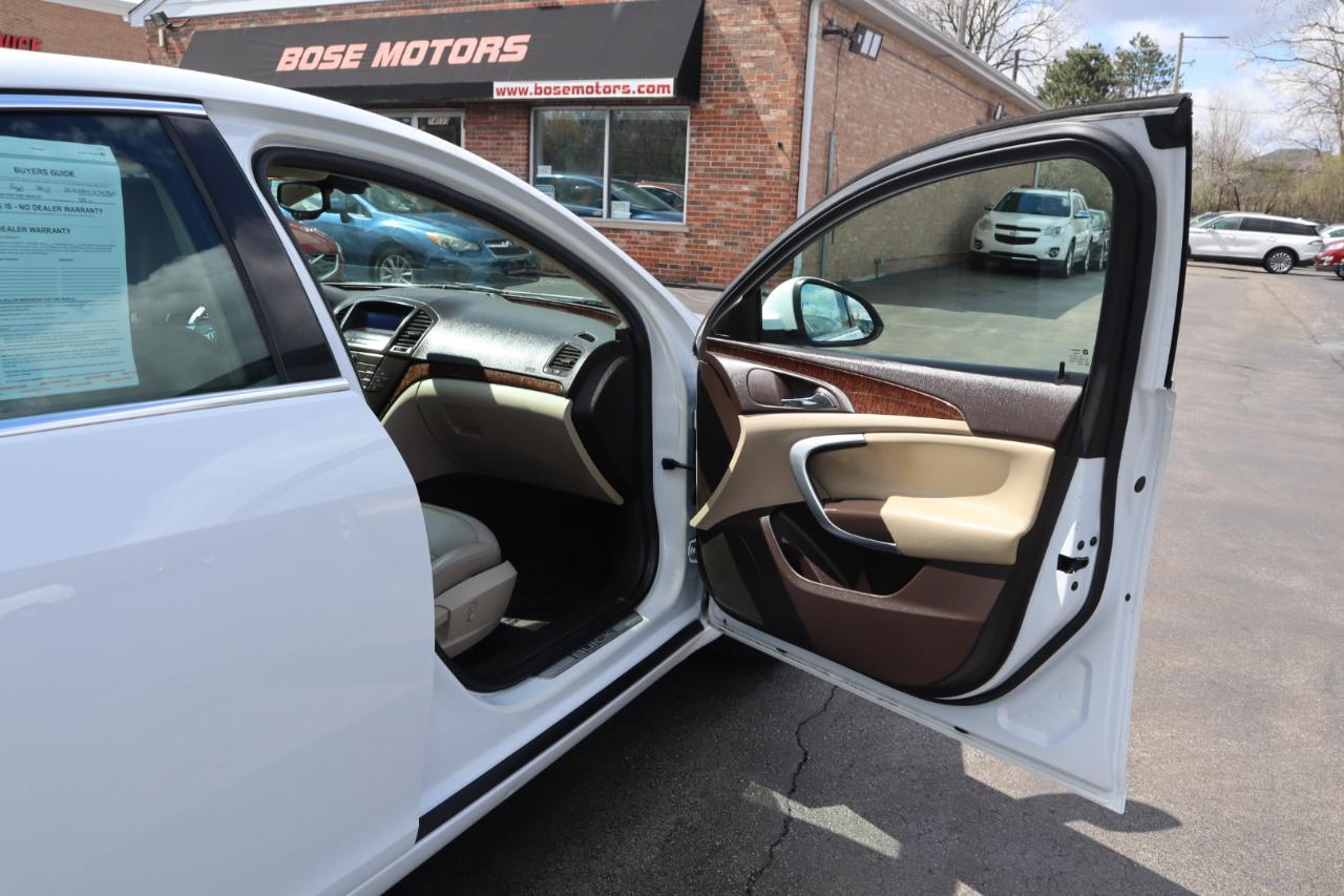 Buick Regal Base 2012