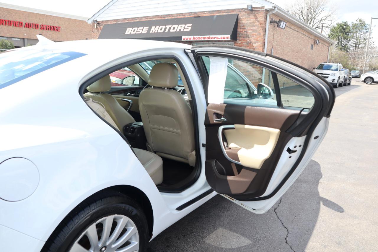 Buick Regal Base 2012