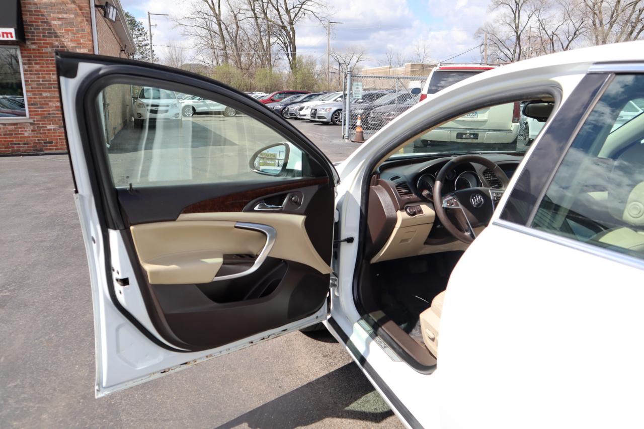 Buick Regal Base 2012