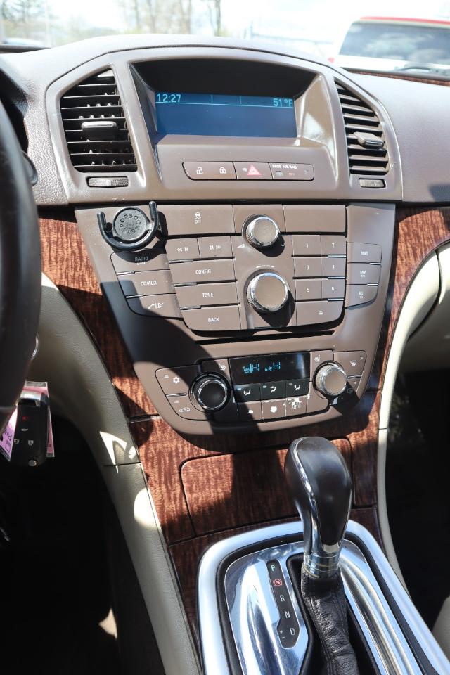 Buick Regal Base 2012