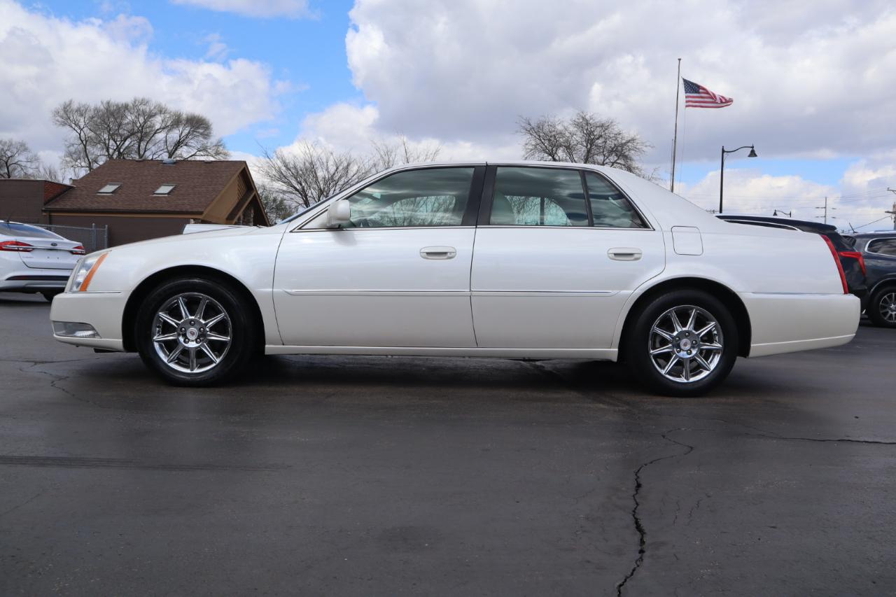 Cadillac DTS Luxury 2011