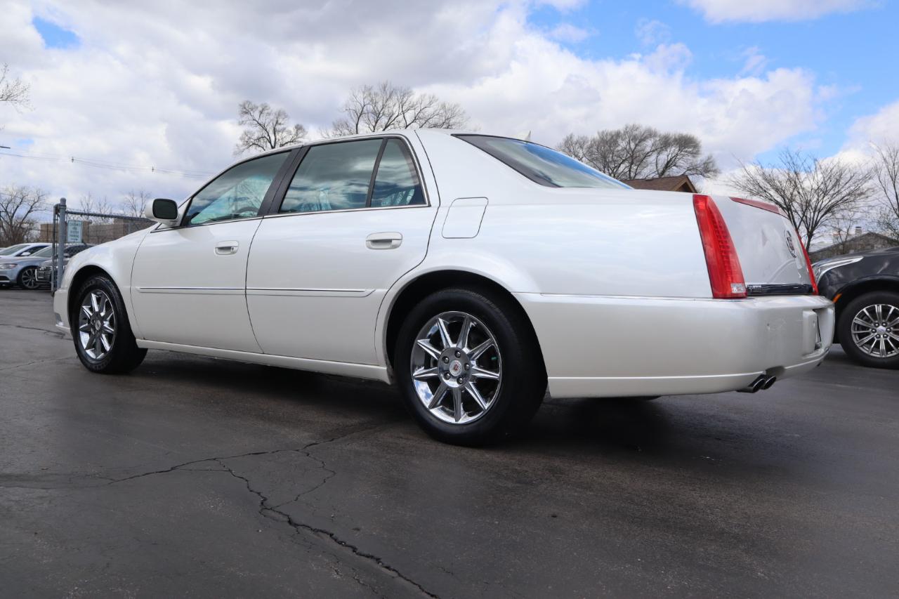Cadillac DTS Luxury 2011