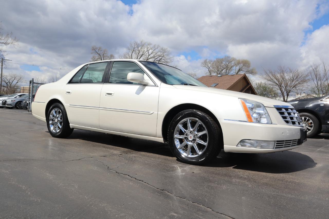 Cadillac DTS Luxury 2011