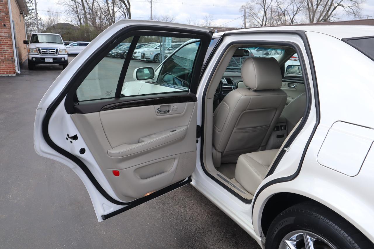 Cadillac DTS Luxury 2011