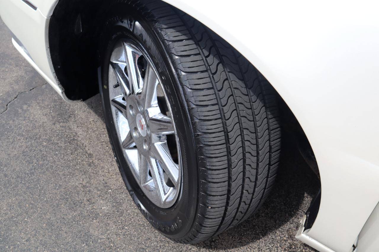 Cadillac DTS Luxury 2011