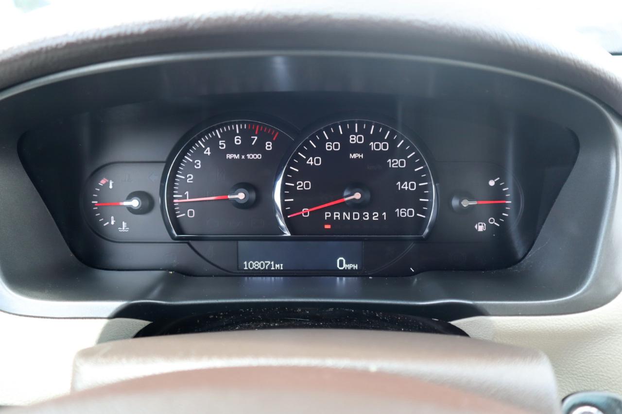 Cadillac DTS Luxury 2011