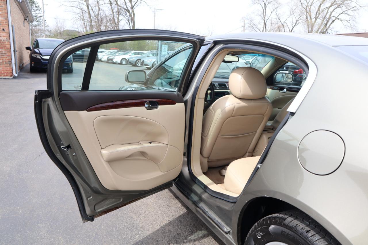 Buick Lucerne CXL 2011