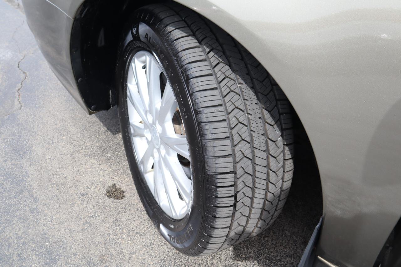 Buick Lucerne CXL 2011