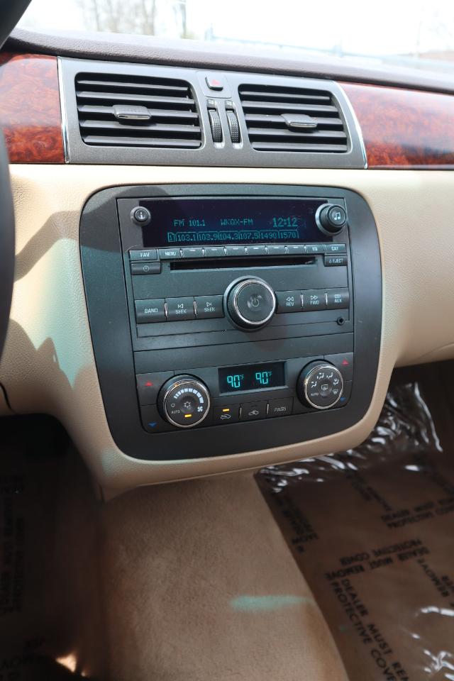 Buick Lucerne CXL 2011