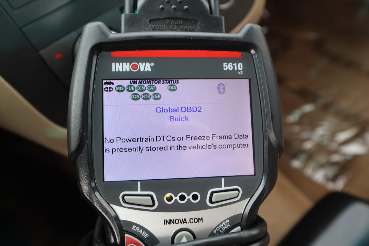 Buick Lucerne CXL 2011