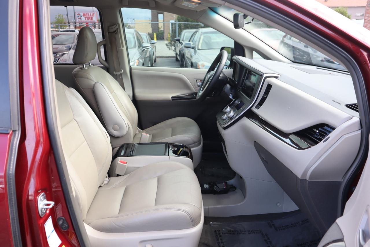 Toyota Sienna Limited AWD 7-Passenger V6 2015