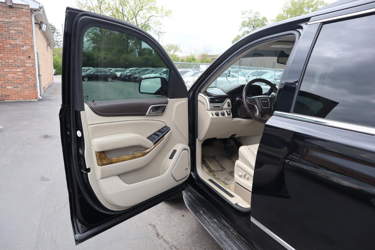 GMC Yukon Denali 4WD 2017