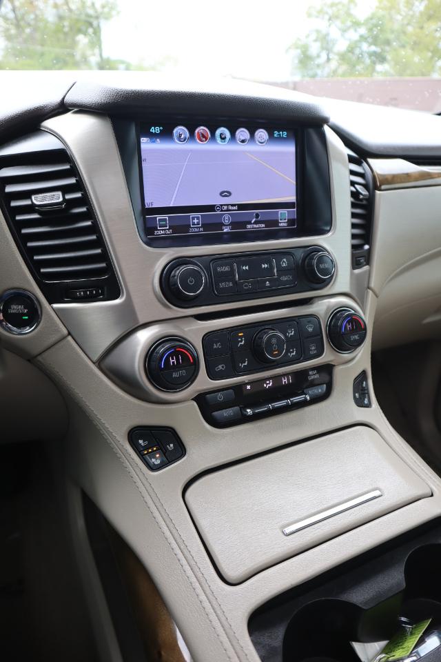 GMC Yukon Denali 4WD 2017