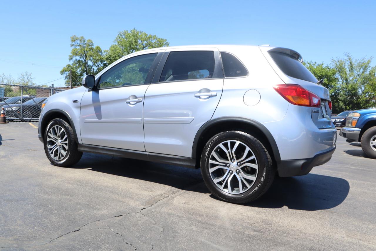 Mitsubishi Outlander Sport 2.4 SE 4WD CVT 2017