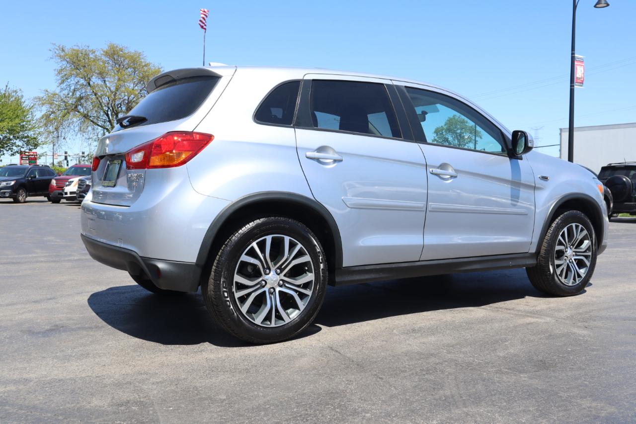 Mitsubishi Outlander Sport 2.4 SE 4WD CVT 2017