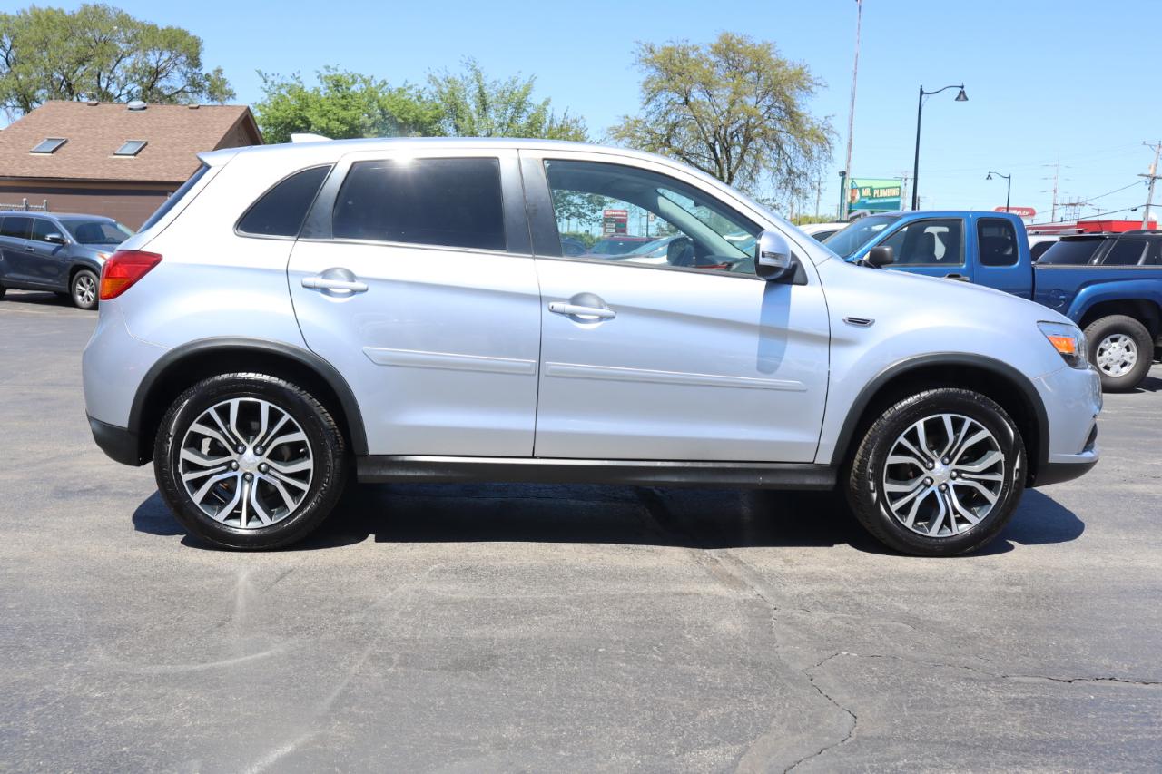 Mitsubishi Outlander Sport 2.4 SE 4WD CVT 2017
