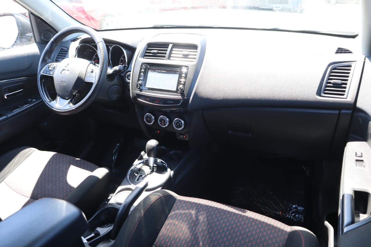 Mitsubishi Outlander Sport 2.4 SE 4WD CVT 2017