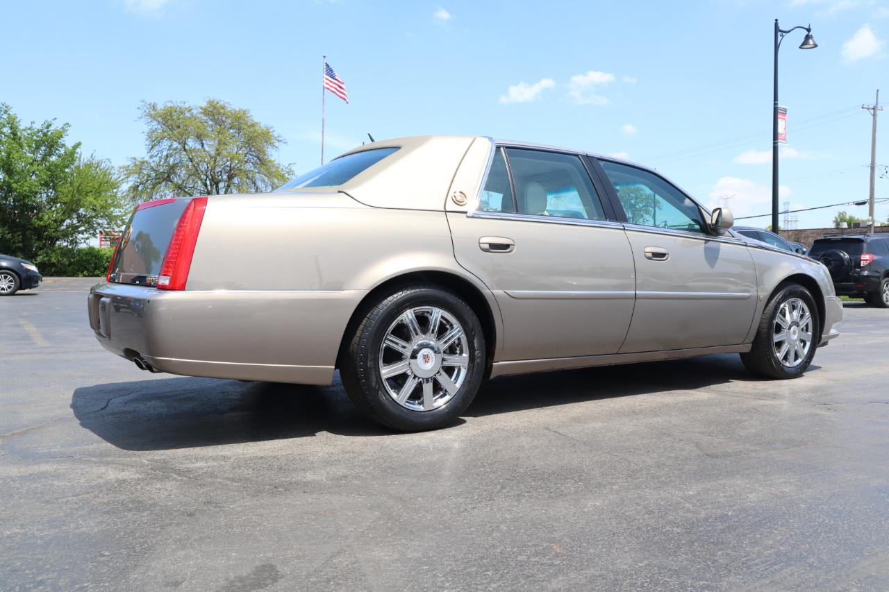 Cadillac DTS Sedan 2007